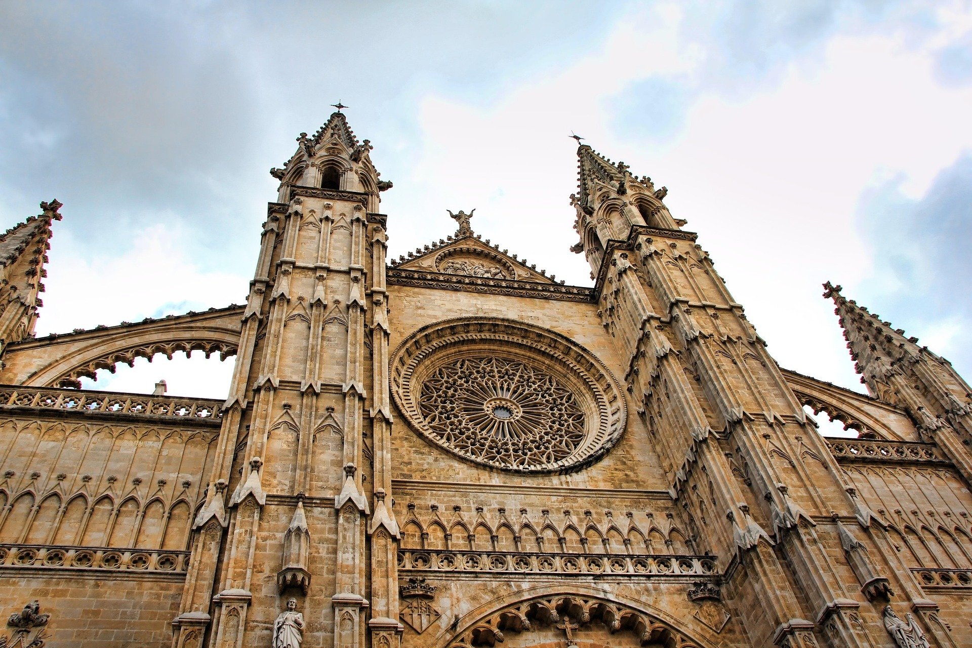 cathedral-1789945_1920 cathedral-1789945_1920